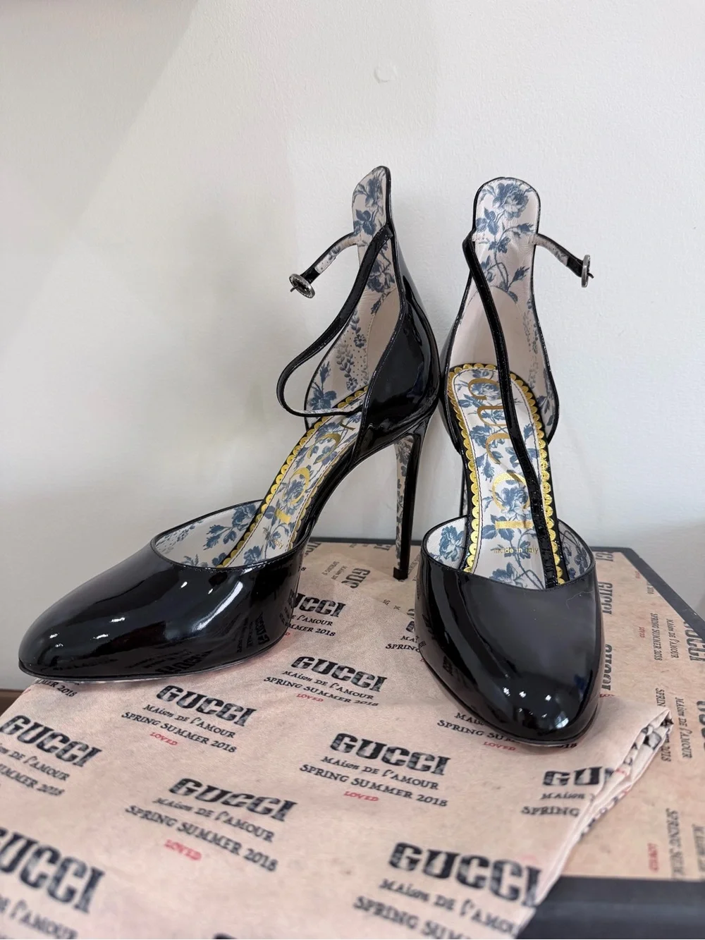 Gucci Daisy Black Patent Leather Ankle Strap Pumps - Size 38 (Pristine)
